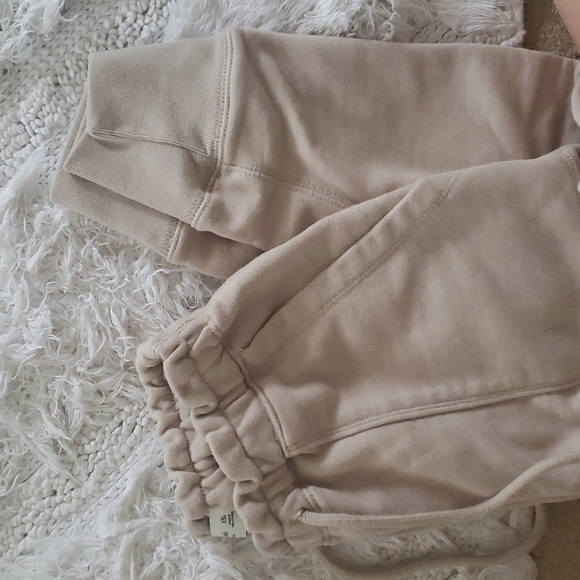 A&F Cloud Jogger - Picture 3 of 6